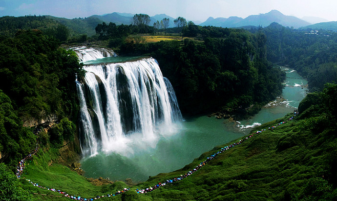 中国最宽的瀑布_世界上最壮观的十大瀑布排行榜