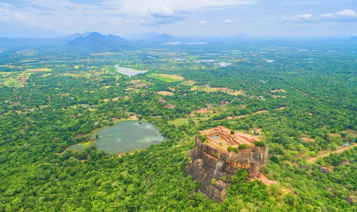 巨岩王朝狮子岩门票(世界第八大奇迹+一座构筑在橘红色巨岩上的空中宫殿)