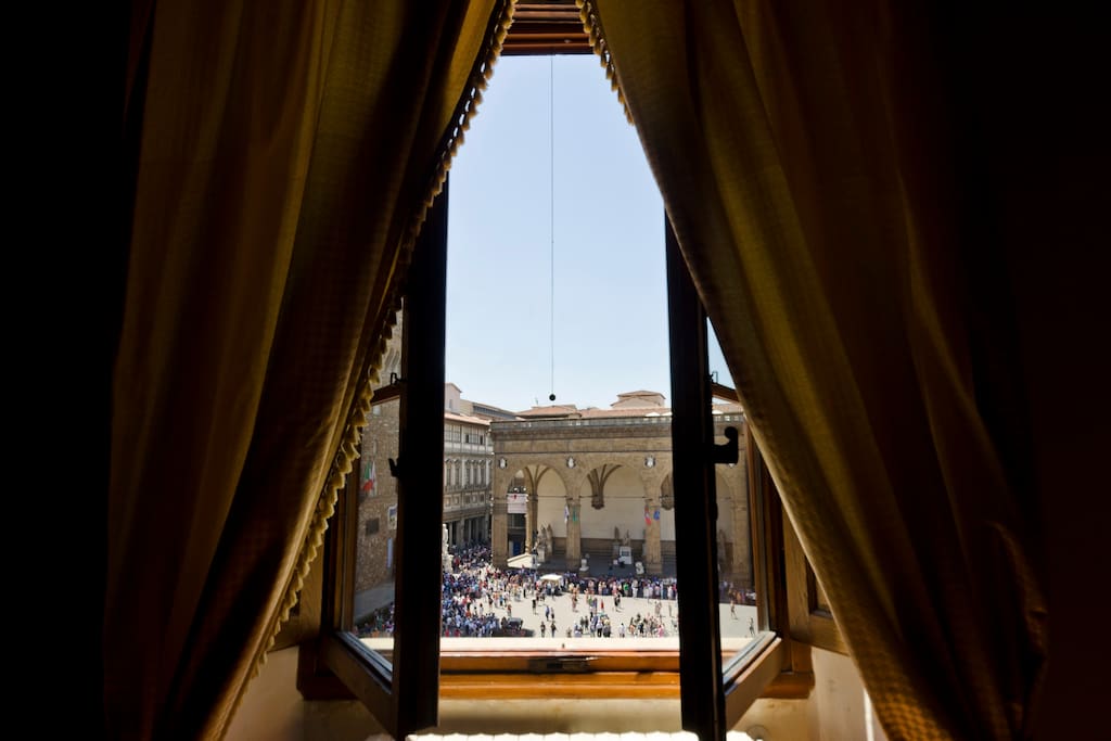 piazza della signoria in front of uffizi gallery