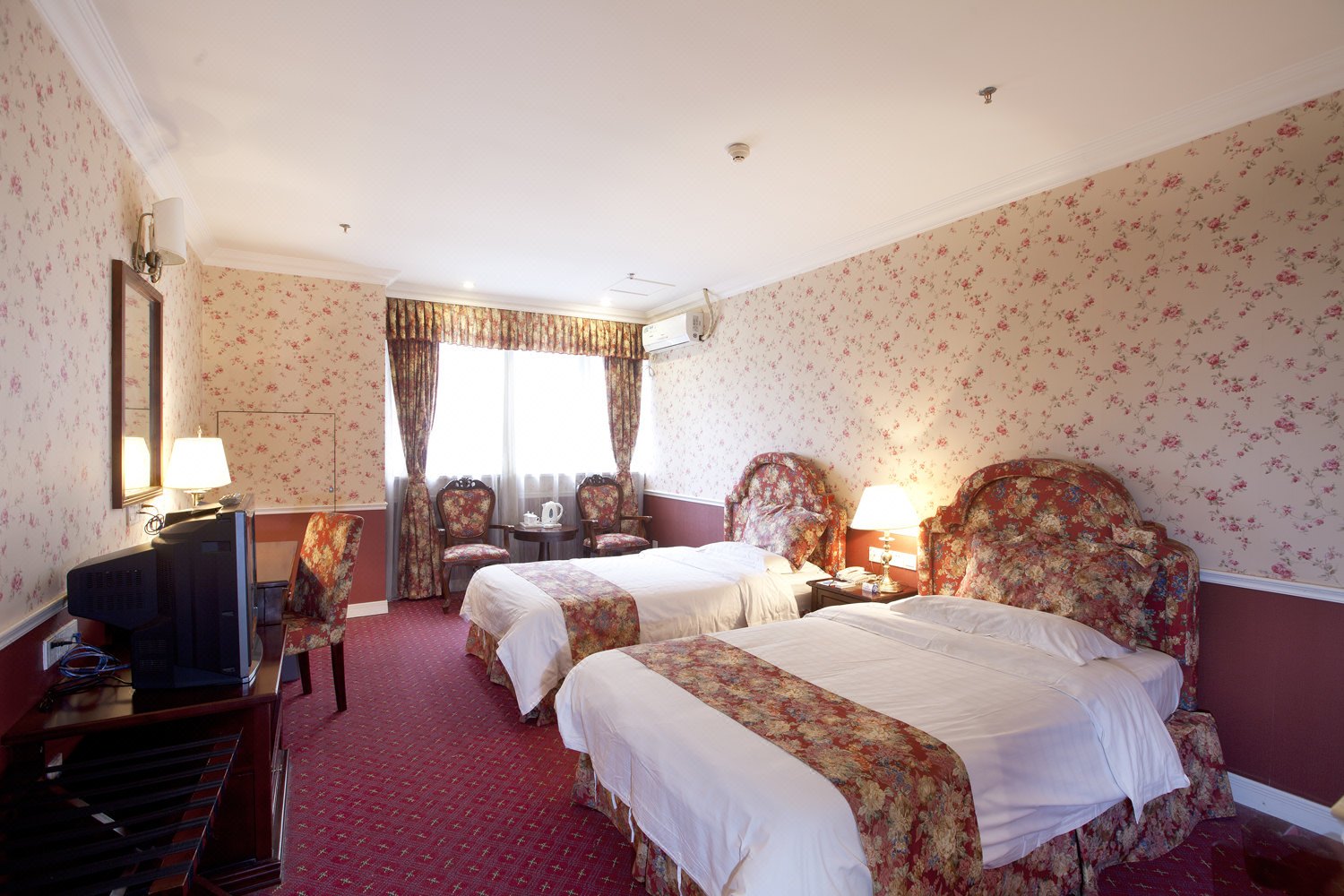 国庆中秋地道川渝美食·上海直飞重庆4天3晚自由行（可选解放碑/洪崖洞网红酒店+虹桥往返航班可选+含免费行李额）