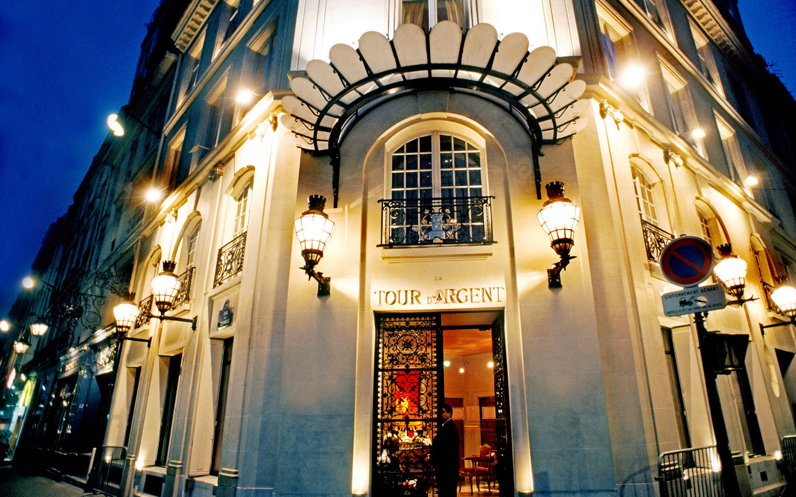 巴黎米其林餐厅银塔餐厅latourdargent预订服务百年老店传奇餐厅