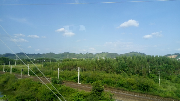隆林德鹅人口_隆林德峨苗妹图片