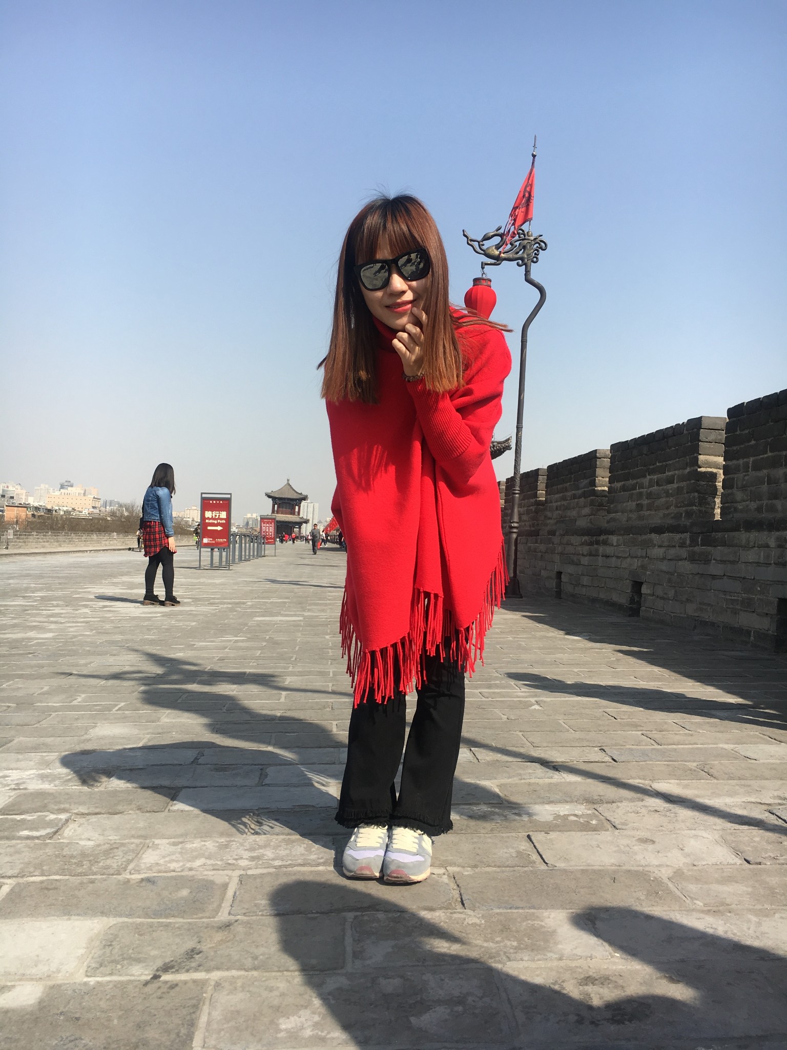 锵锵三人行_三人行人均消费(2)