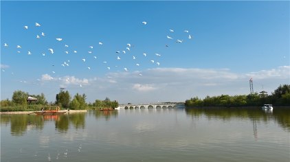 托克托县城南11公里的黄河岸边,旅游资源丰富