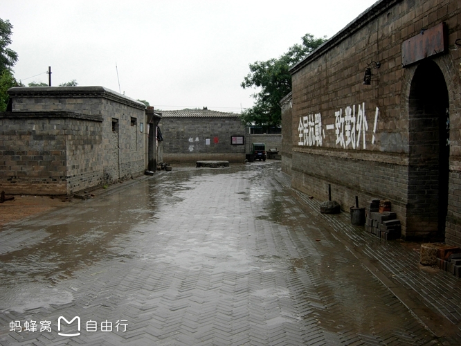 18/26 冉庄地道战遗址 冉庄地道战纪念馆建于1959年,当时隶属于冉庄村