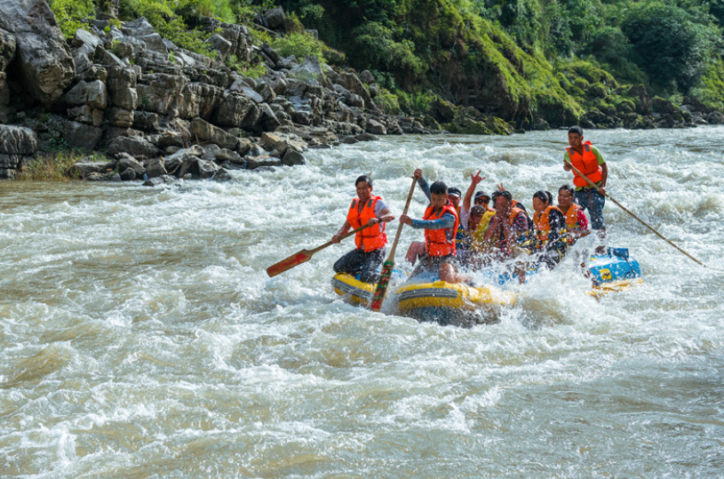 兴义 漂流在溶洞飞瀑之间 马岭河峡谷门票(出单2小时后可换票)