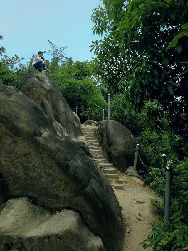 我想约你去爬龙脊山,重庆主城最佳登山地原来在工商大学