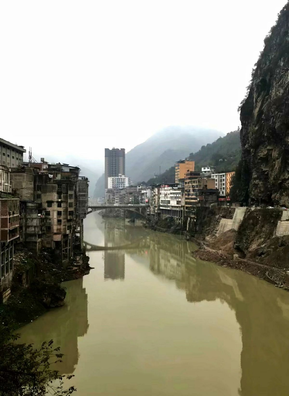 挤在峡谷里的繁荣——云南昭通盐津县老城旅游见闻