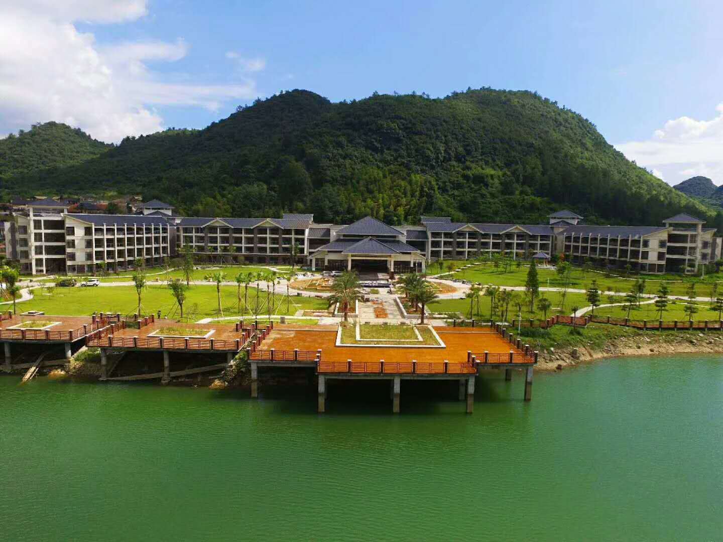 蓝山源岭南东方温泉酒店