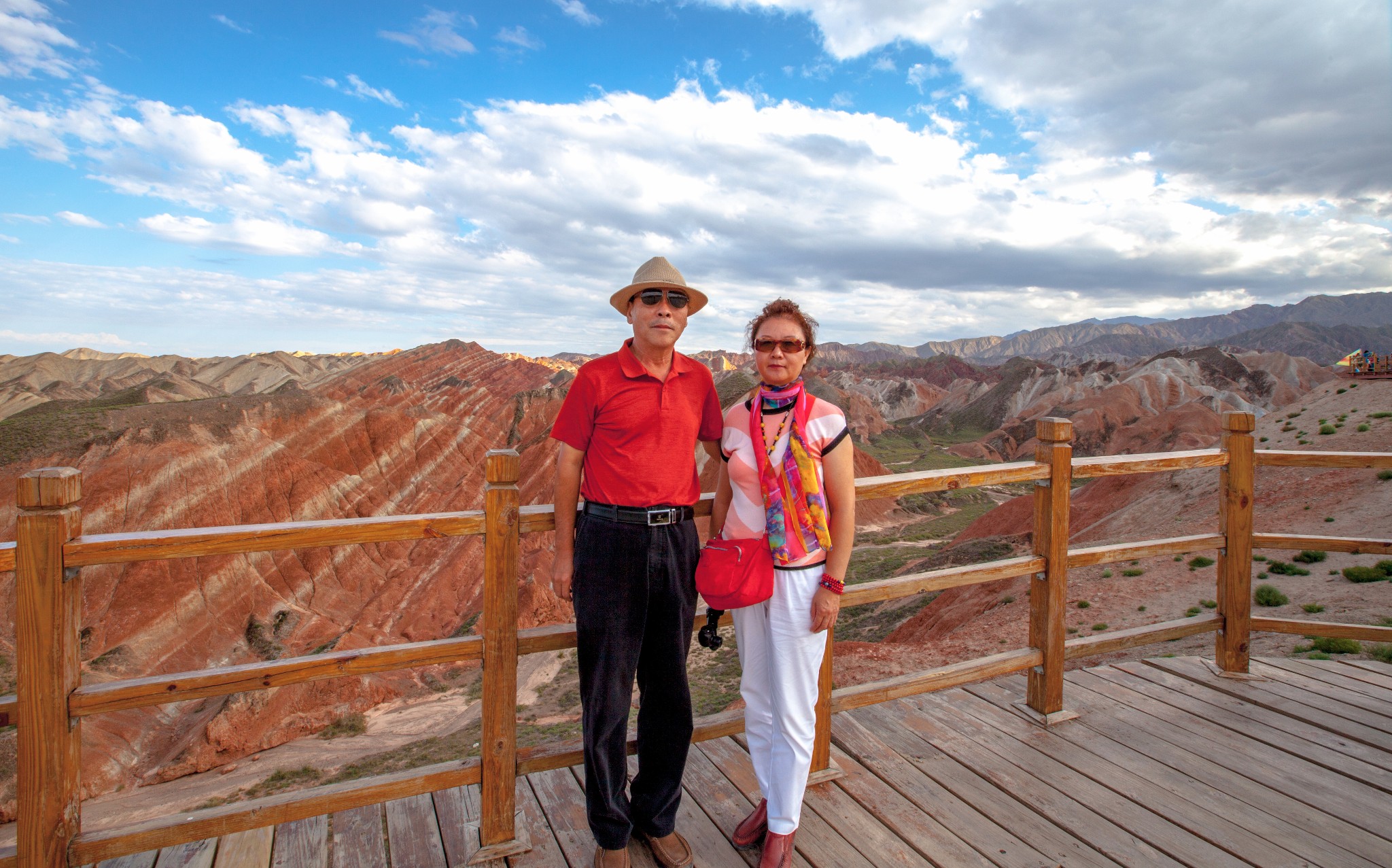 西域旅行-2-张掖七彩丹霞国家地质公园,视频记录了高空奇观,三角翼