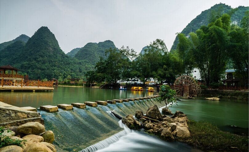 南宁伊岭岩 马山弄拉 小都百农家乐 大龙湖景区一日游