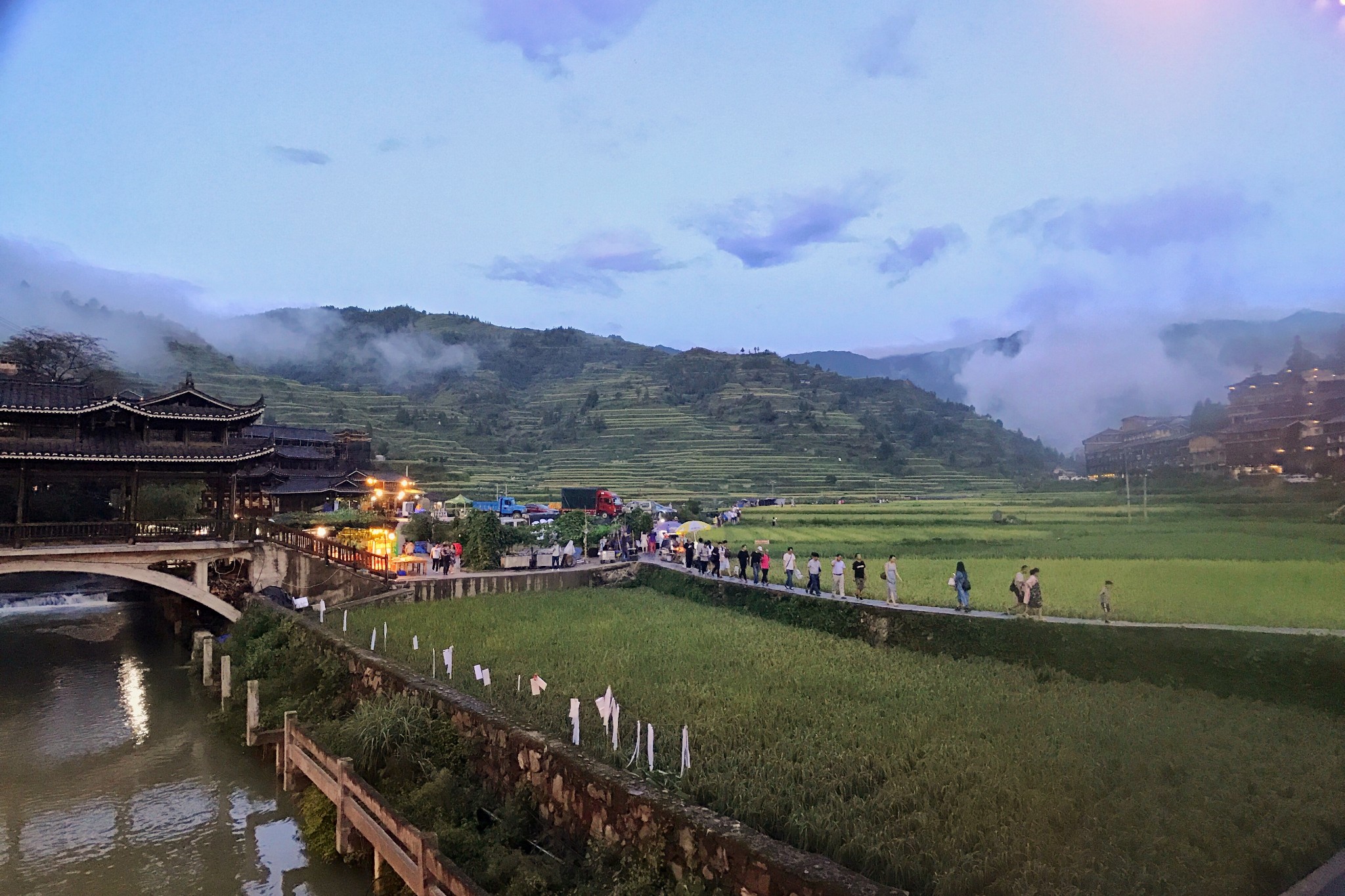 贵州人口少吗_贵州脱贫人口数据图