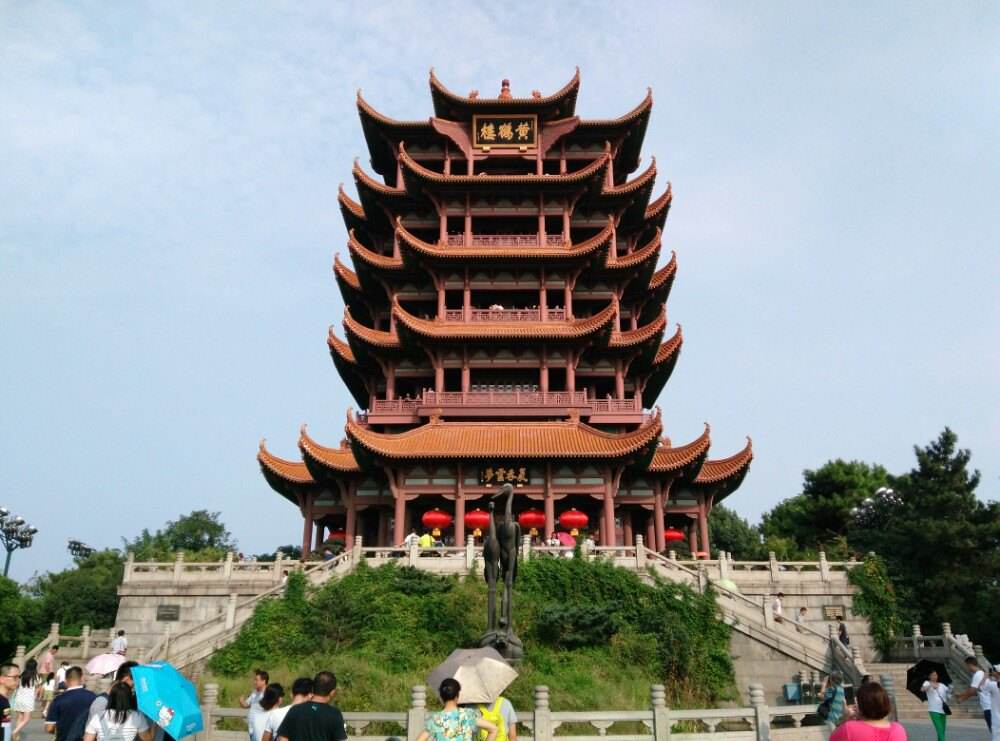 武汉东湖生态旅游风景区,简称东湖风景区,位于中国湖北省武汉市中心