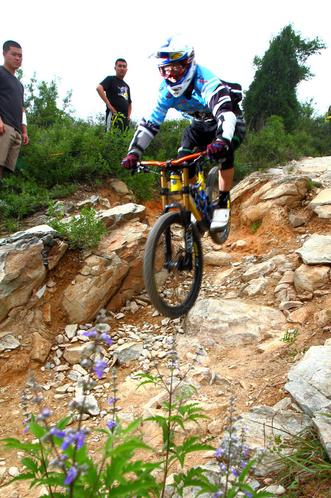 2013pinkbike中国山地车速降联赛(第二站-观佛)