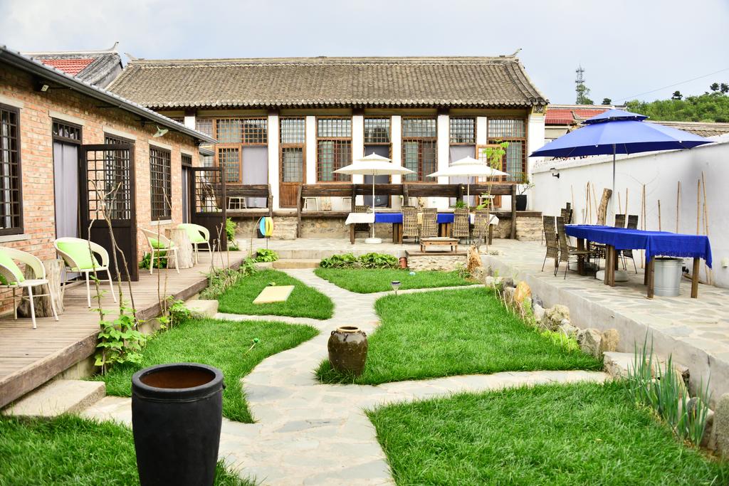 这是一个小四合院,主人把老北京郊区的民房改造成温馨而舒适的5间