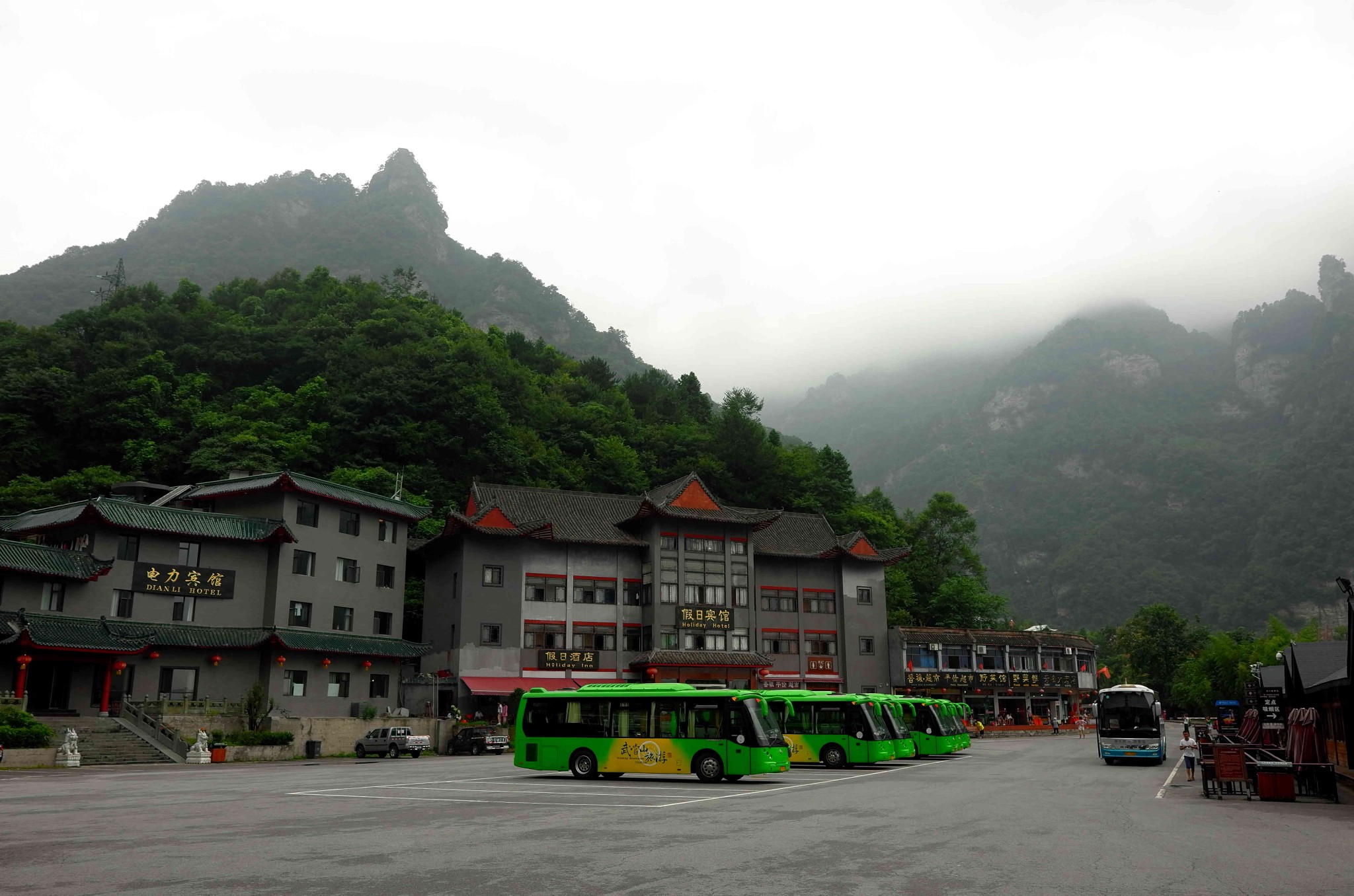武当山游记图片   原始图片 所有游记图片 20/302 乌鸦岭 从武当山
