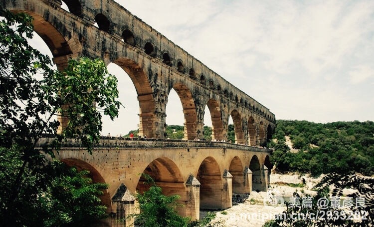 法国尼姆nimes古罗马遗迹嘉德水道桥pontdugard3