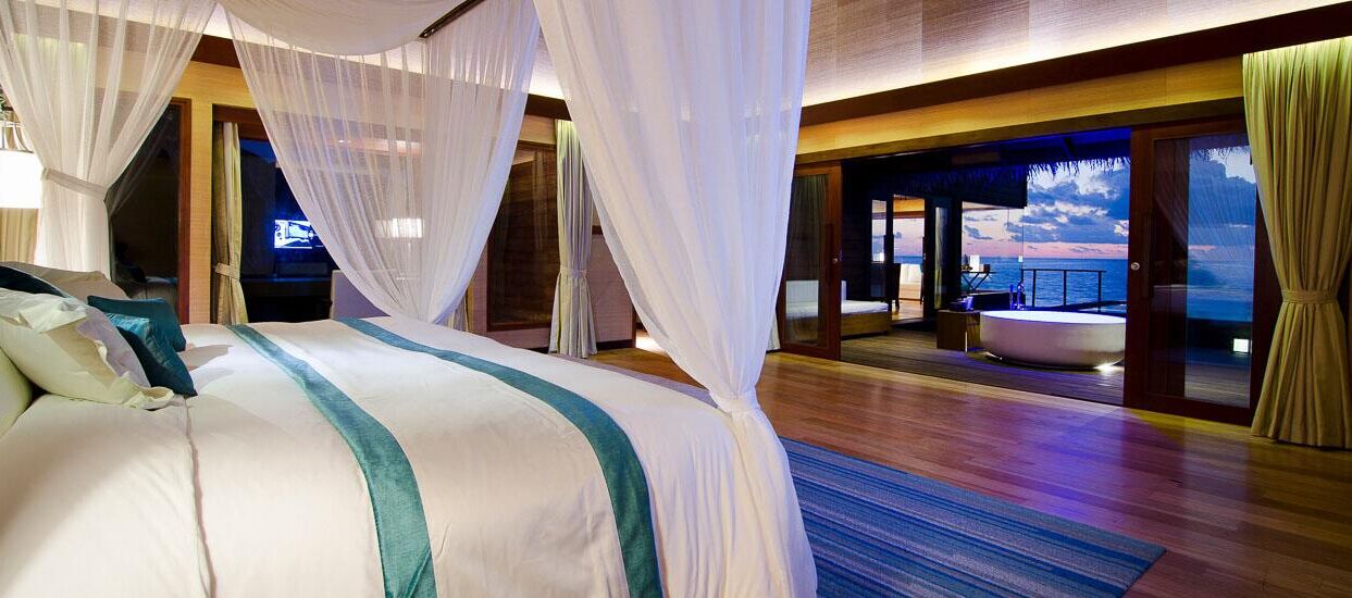 选岛。毕业急AKV、JD、W,AV哪一个好呢