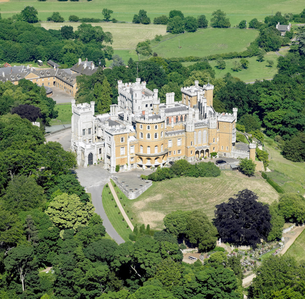 英国中部或南部的私家庄园或古堡可住宿