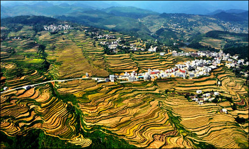 建议游玩天数:  隆林各族自治县隶属于广西壮族自治区百色市,位于