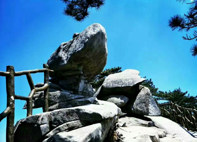 山上美女背影图片 wKgBZ1kUElWAfamFAAbOPEJRZGY00.jpeg?imageView2%2F2%2Fw%2F680%2Fq%2F90