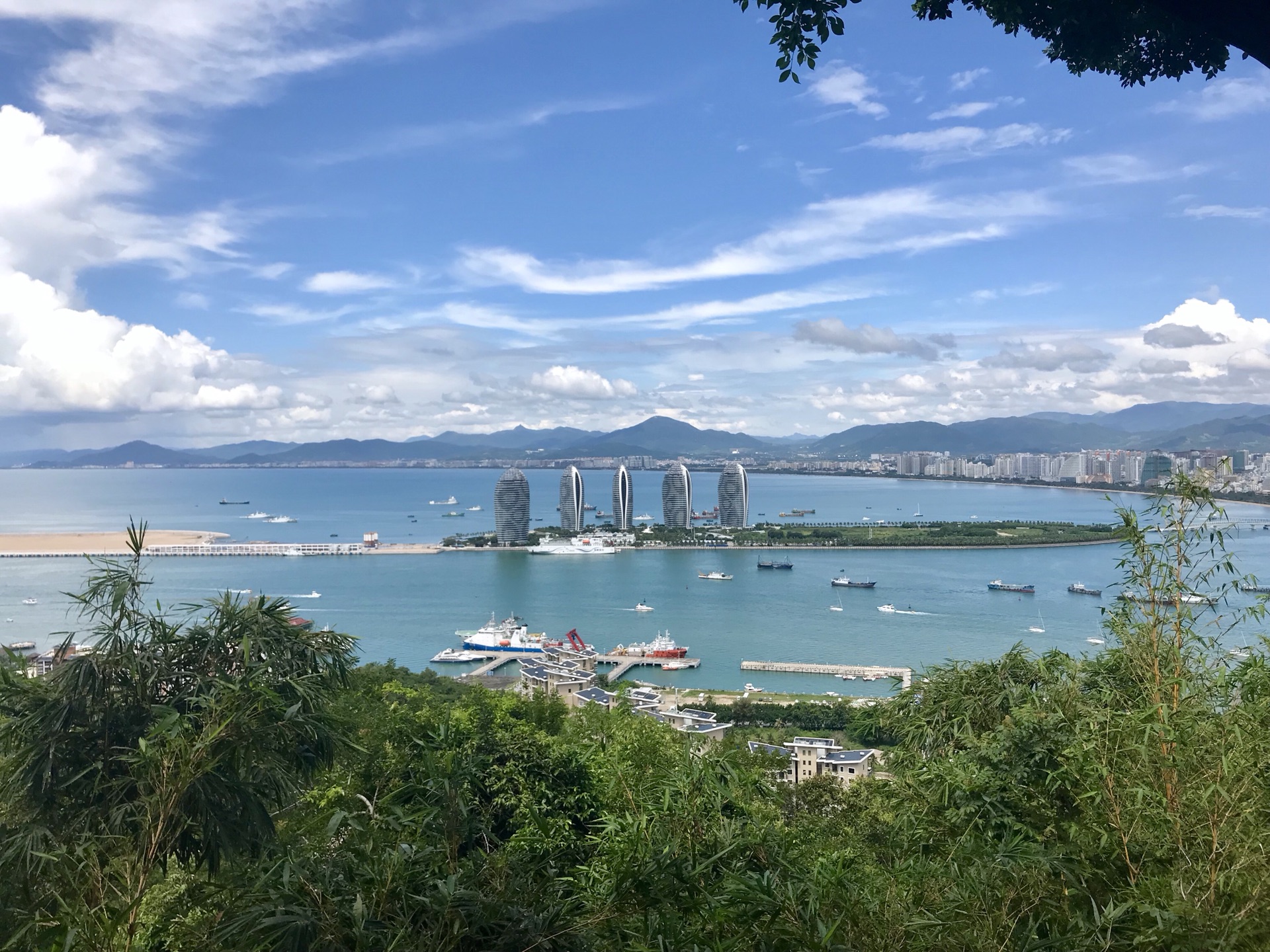 三亚人口2017_三亚风景图片