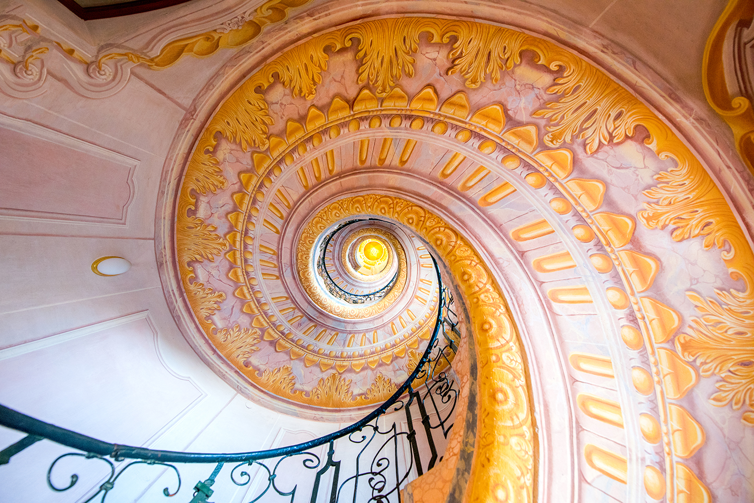 梅尔克修道院内的旋转楼梯 by 之昂norrington