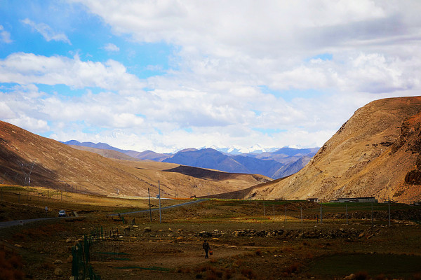 珠穆朗玛峰怎么爬上去要经过哪里 wKgBZ1lL5hmAYbdgAAbA7MCkdjM63.jpeg?imageView2%2F2%2Fw%2F600%2Fh%2F600%2Fq%2F90