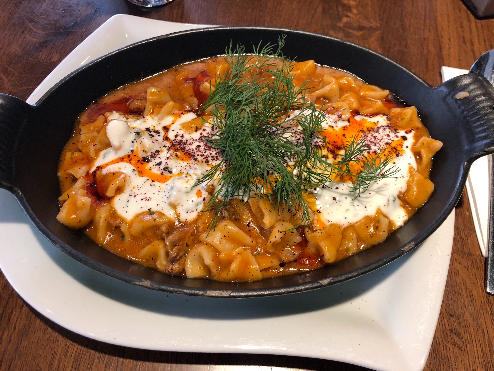 大榭街道gdp_夜晚街道图片(2)