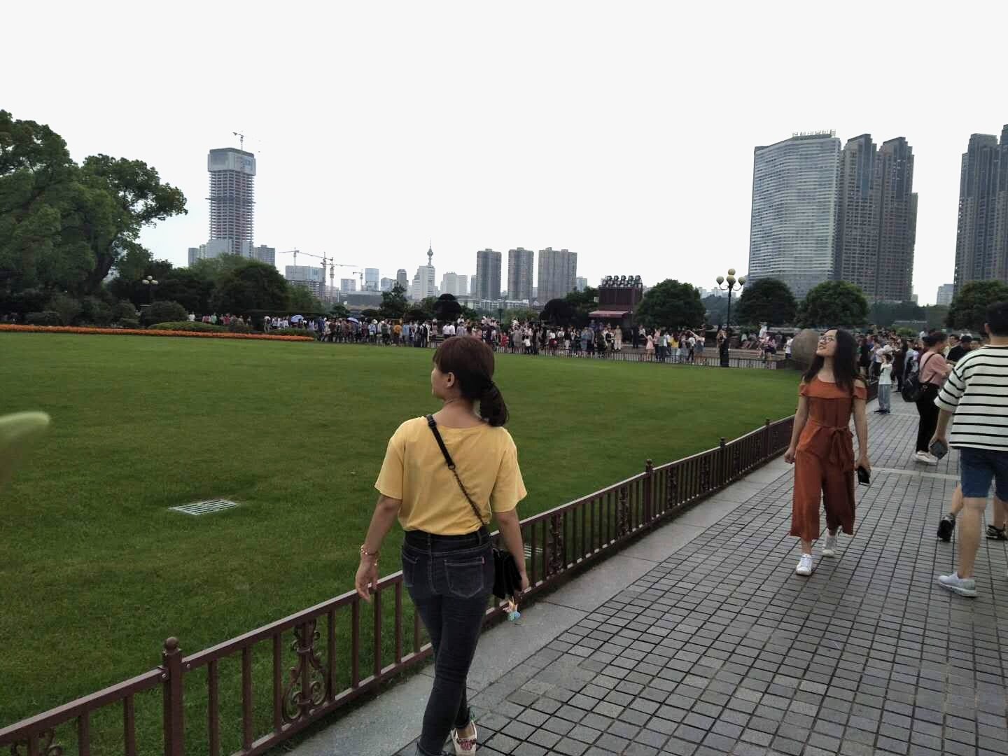 子洲多少人口_延长油田子洲图片