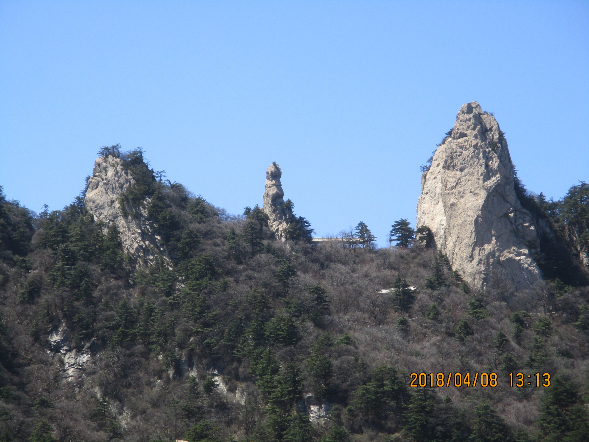鲁山山行 千山高复低 千山山脉 千山高复低上一句