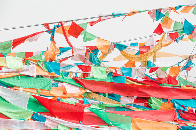 听说青海湖关闭了,沿线的房源很紧张,请问真的