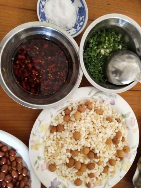 老油茶做法 wKgBEFtITPiAEW8IAAJQ0R7m4c409.jpeg?imageView2%2F2%2Fw%2F600%2Fh%2F600%2Fq%2F90