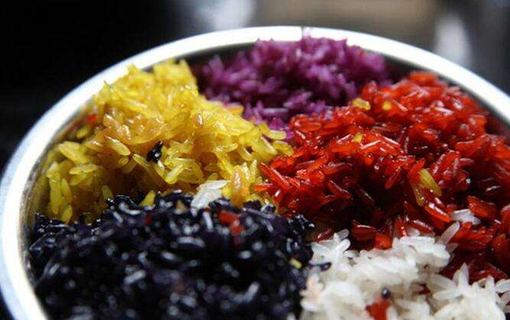 在《舌尖上的中国1》中重点介绍的侗族美食出自于此,一定要品尝原生