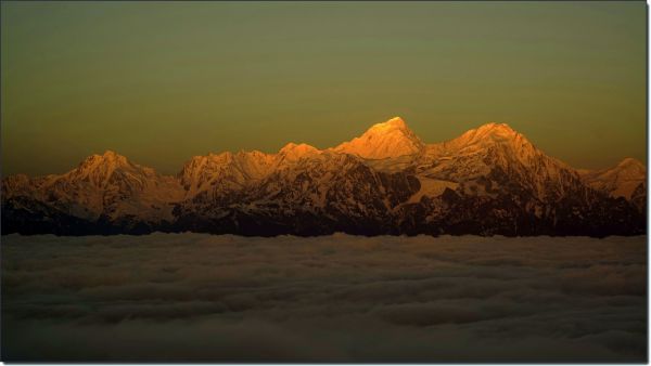 看云海最好的季节 wKgED1w14CmAa-RbAAaOS1J4ML495.jpeg?imageView2%2F2%2Fw%2F600%2Fh%2F600%2Fq%2F90