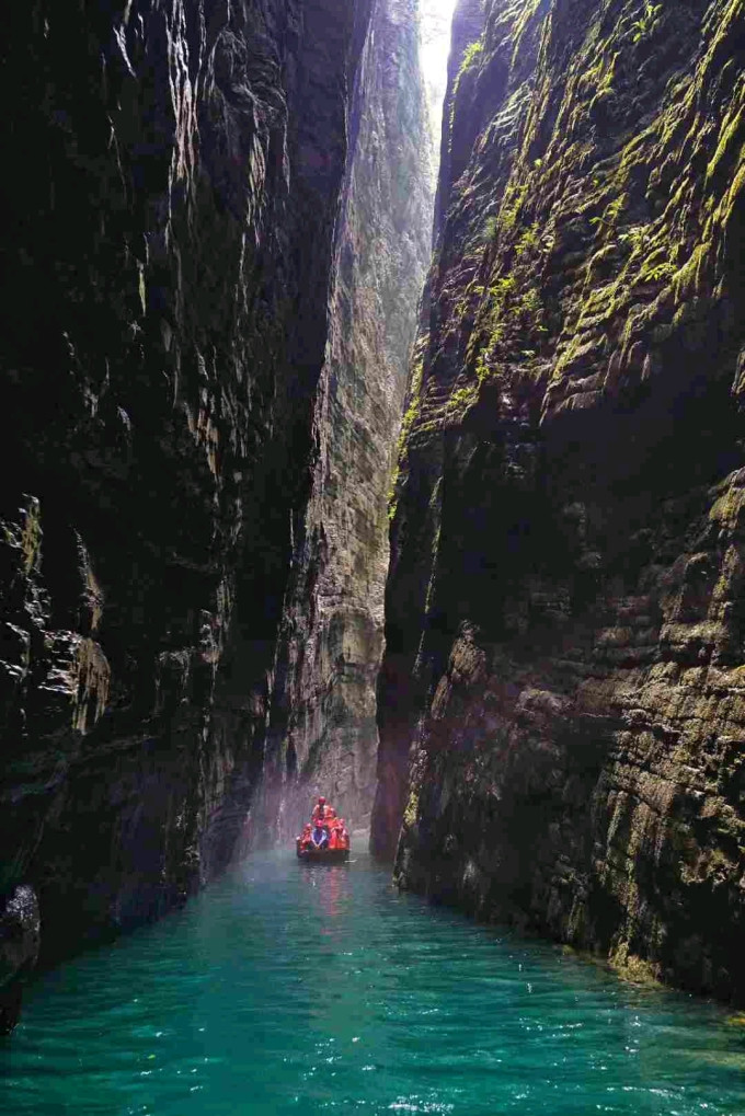 屏山大峡谷风景区 wKgED1us6IKATH-rAAnv0s6vU4E48.jpeg?imageView2%2F2%2Fw%2F680%2Fq%2F90%7CimageMogr2%2Fstrip%2Fquality%2F90