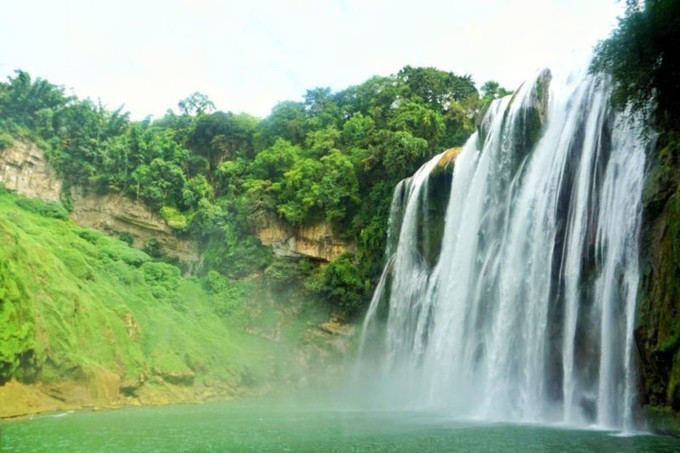 中国著名山川河流 wKgEaVxxHdCAOLPyAALwYIHJP7M60.jpeg?imageView2%2F2%2Fw%2F680%2Fq%2F90%7CimageMogr2%2Fstrip%2Fquality%2F90
