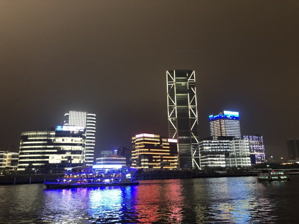 上海天气40度图片 wKgEaVxxbIqAOJGDAAqlVkQd_aA45.jpeg?imageView2%2F2%2Fw%2F600%2Fh%2F600%2Fq%2F90