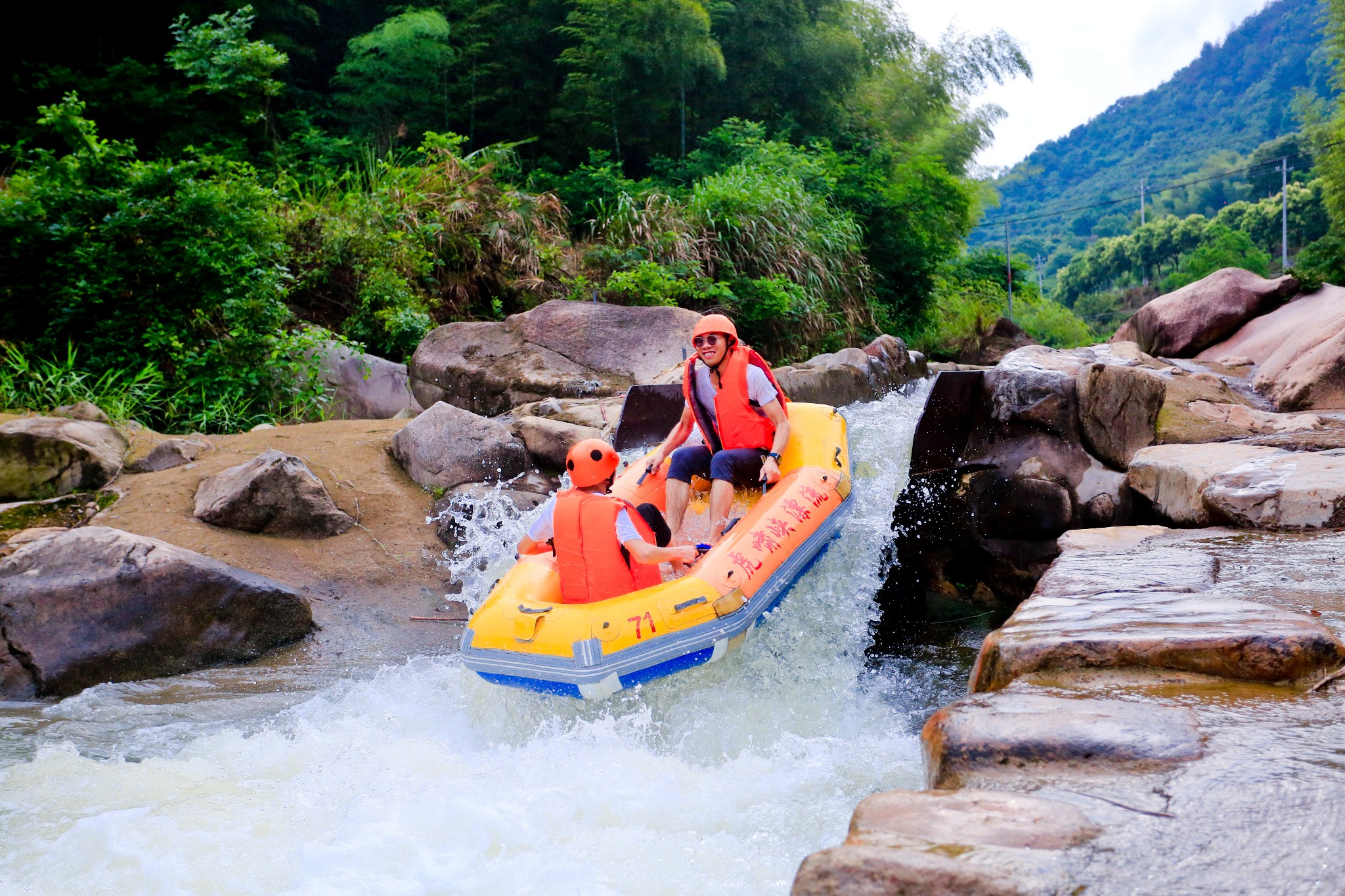 盛夏狂欢桐庐虎啸峡激情漂流记