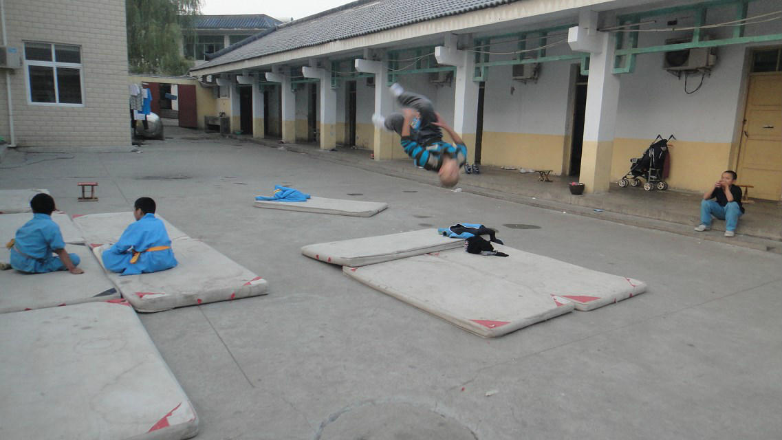 wKgB6lQ4oLKAOZqjAAFKM47Gvt811.jpeg?imageView2%2F2%2Fw%2F600%2Fh%2F600%2Fq%2F90