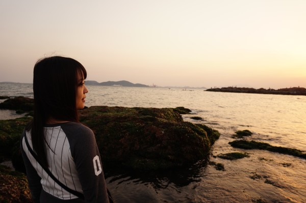 发呆在海边 wKgB6lQ33dKAUo14AAWvMh__sgU77.jpeg?imageView2%2F2%2Fw%2F600%2Fq%2F90