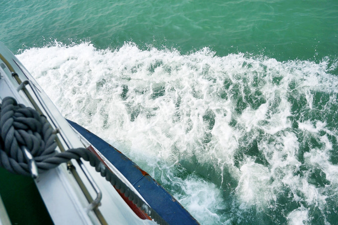 世界上最大的船有多大有多长 wKgBs1bOnIeAA8N3AA32MEkeAT859.jpeg?imageView2%2F2%2Fw%2F680%2Fq%2F90%7CimageMogr2%2Fstrip%2Fquality%2F90