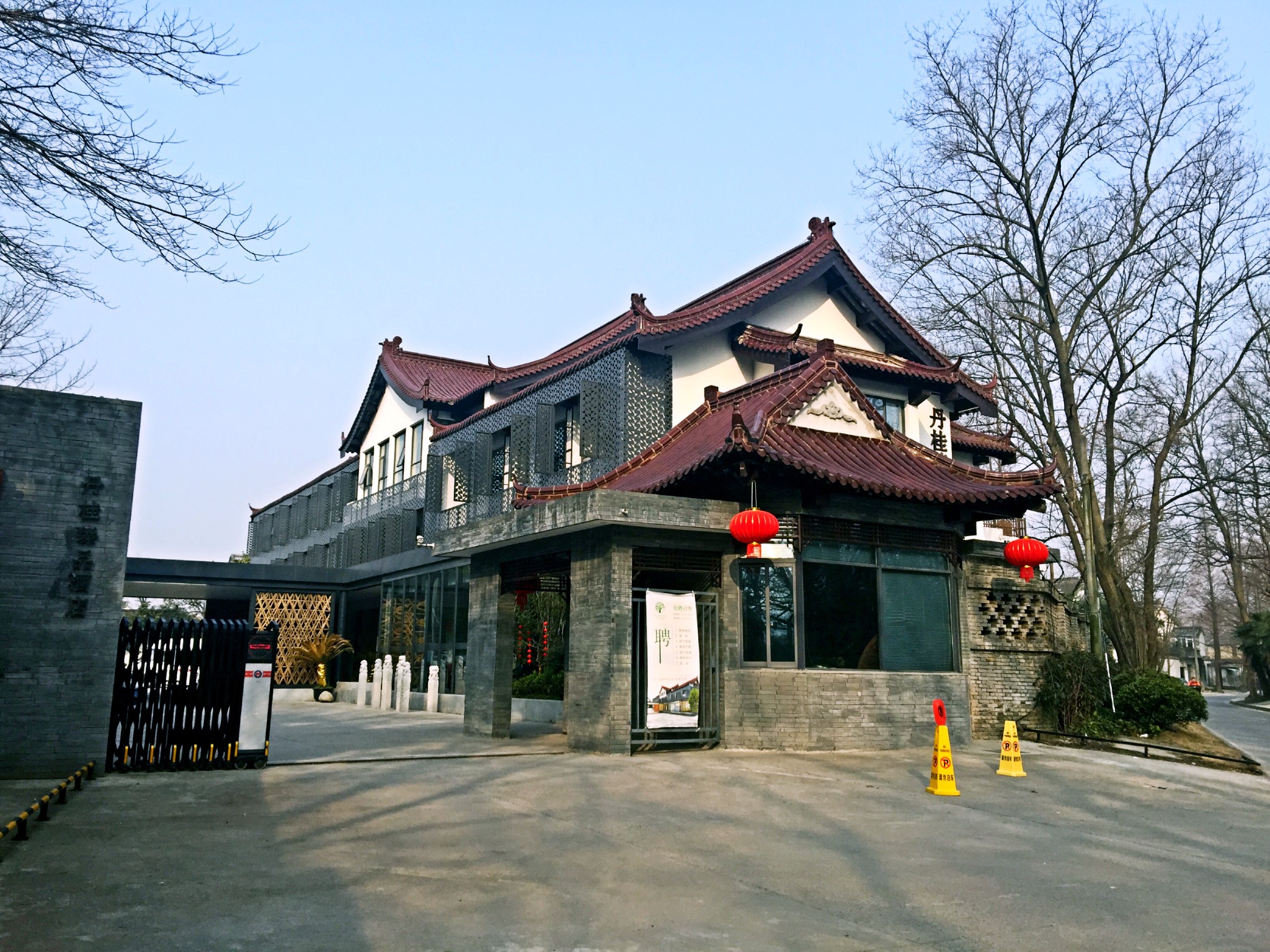 海南省gdp和扬州对比_扬州城市今昔对比图(2)