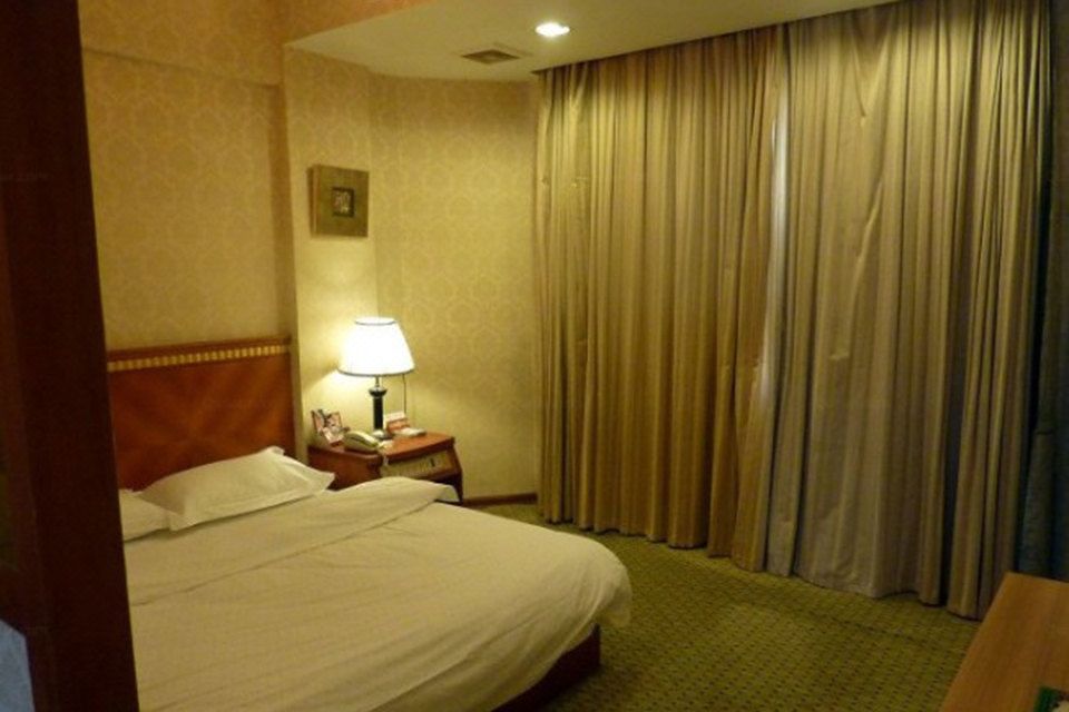 藤县金丰酒店房间图片